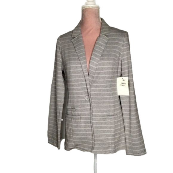 Caslon Jackets & Blazers - ANTHROPOLOGIE Caslon super‎ comfortable soft jacket.
